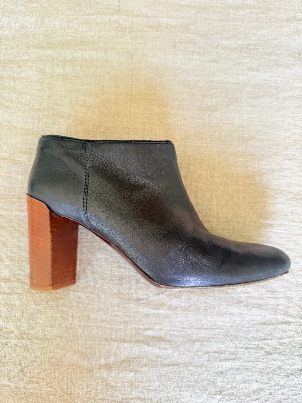 VINCE leather heeled bootie - Size 11 - Made in Italy - RARE